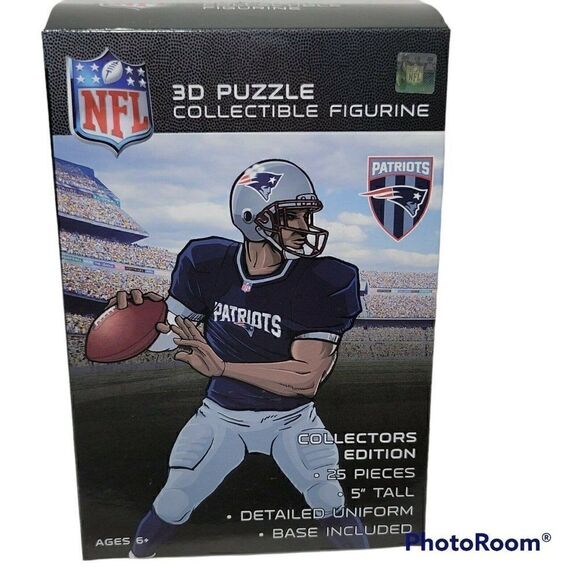 New England Patriots 3D Puzzle Uniform Collectible Figurine 25 Pieces NFL Gift - Picture 1 of 8